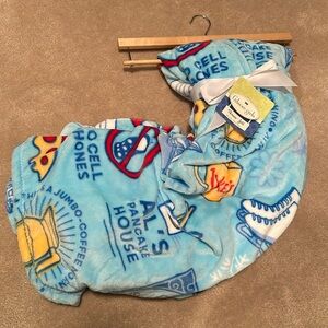 Brand new winter-themed Gilmore Girls blanket